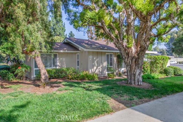 122 Via Estrada, Laguna Woods CA: https://media.crmls.org/medias/84c06cbd-7113-42b5-b253-9d18bb7eac29.jpg