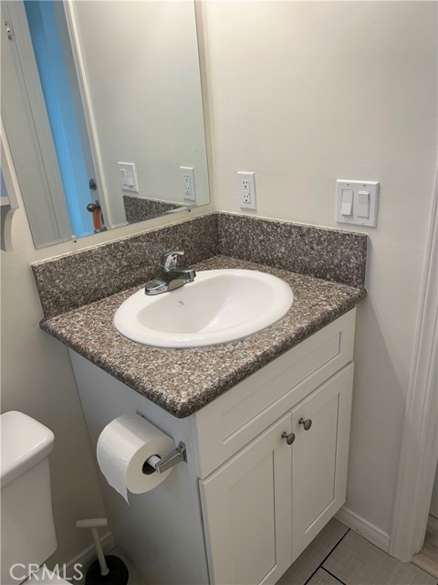 Detail Gallery Image 8 of 12 For 706 Highland Ave #2,  Manhattan Beach,  CA 90266 - 1 Beds | 1 Baths