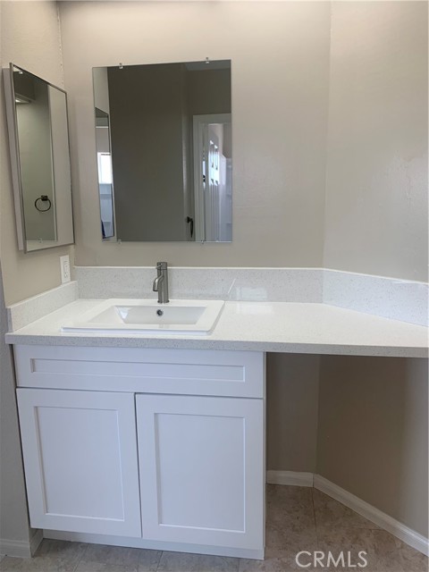 10852 Walnut Street, Los Alamitos CA: https://media.crmls.org/medias/84c23a2f-9bbe-4bfd-a376-6211b9368975.jpg