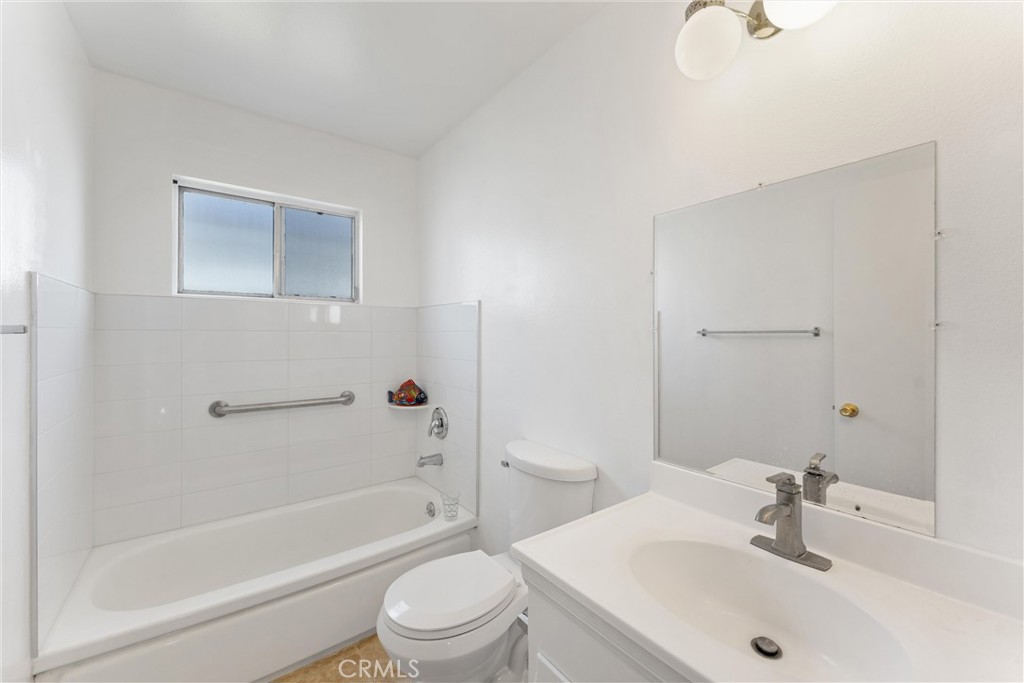 84c28fb8 9572 4e96 B502 783bead21b45