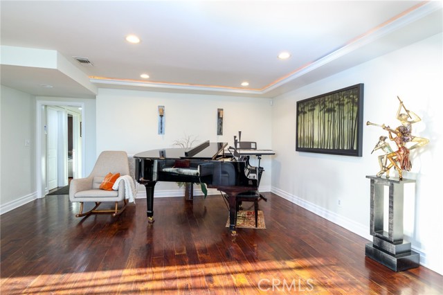 Detail Gallery Image 12 of 52 For 11810 Babbitt, Granada Hills,  CA 91344 - 4 Beds | 4 Baths