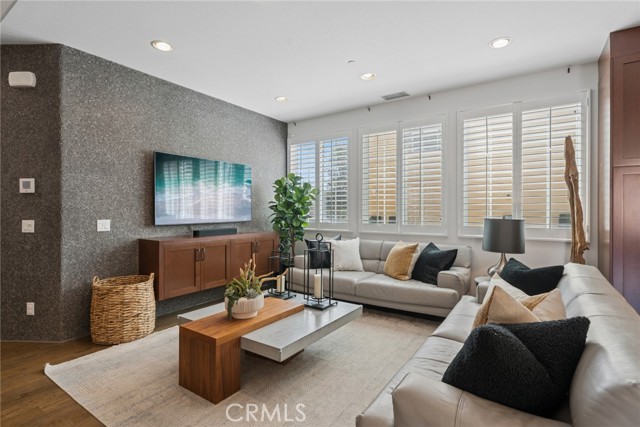 Detail Gallery Image 6 of 39 For 10 Wild Rose, Lake Forest,  CA 92630 - 4 Beds | 3 Baths