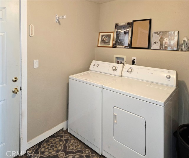 2097 Fox Lane, Big Bear City CA: https://media.crmls.org/medias/84c38f9a-1929-4755-8045-be9db27e54eb.jpg