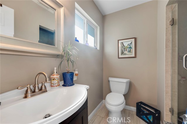 5187 Llano Drive, Woodland Hills CA: https://media.crmls.org/medias/84c39641-be75-45ea-af30-0d78a77cc5e5.jpg