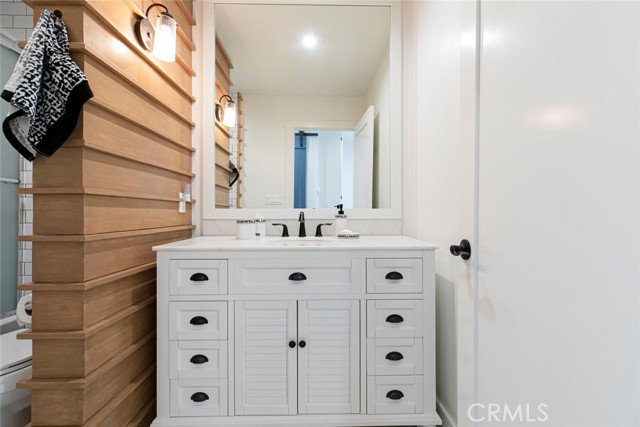 11911 Magnolia Boulevard, Valley Village CA: https://media.crmls.org/medias/84c3dd59-68c4-4922-89c4-eb05b519e9d8.jpg