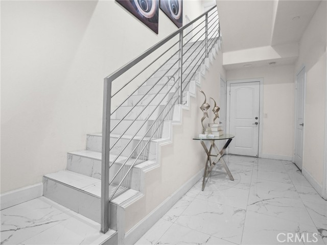 Detail Gallery Image 12 of 29 For 9881 Alburtis, Santa Fe Springs,  CA 90670 - 4 Beds | 4 Baths