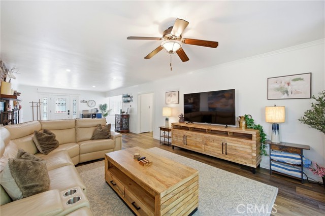 528 Brentwood, Lake Arrowhead CA: https://media.crmls.org/medias/84c59f7b-2bc2-4f04-8d2a-f96bb9f3024b.jpg