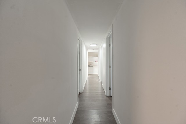 Detail Gallery Image 14 of 17 For 11214 Woodley, Granada Hills,  CA 91344 - 4 Beds | 2 Baths