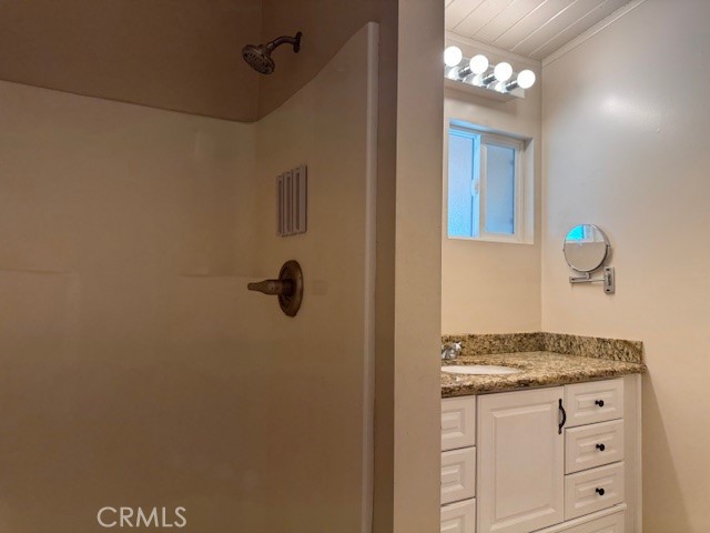 406 S Lowell Street, Covina CA: https://media.crmls.org/medias/84c6c296-08ee-471f-ba8a-13de63356adb.jpg