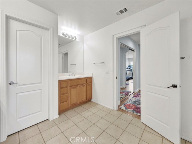 Detail Gallery Image 34 of 43 For 28346 Linda Vista, Canyon Country,  CA 91387 - 6 Beds | 3 Baths