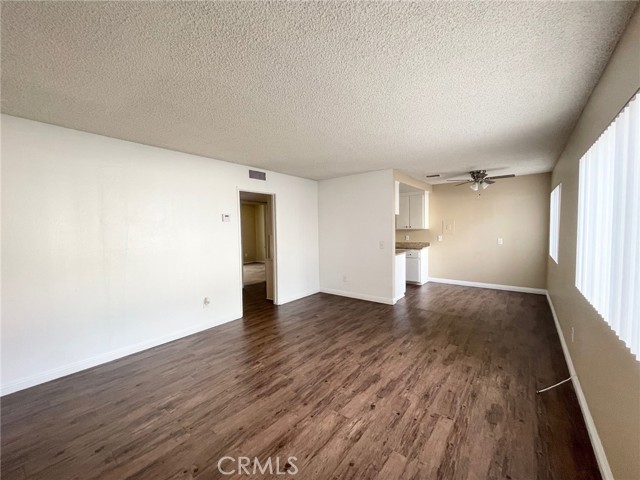 Detail Gallery Image 2 of 12 For 1452 3rd St #2,  La Verne,  CA 91750 - 2 Beds | 1/1 Baths