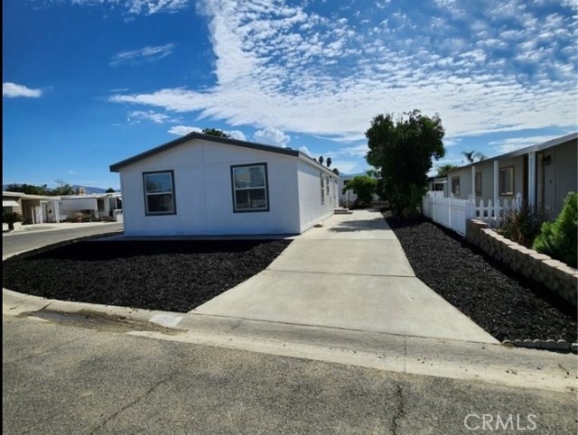 Detail Gallery Image 4 of 13 For 250 San Carlos, Hemet,  CA 92543 - 3 Beds | 2 Baths