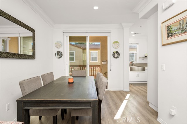 Detail Gallery Image 8 of 32 For 281 N Mar Vista Ave #8,  Pasadena,  CA 91106 - 3 Beds | 3/1 Baths