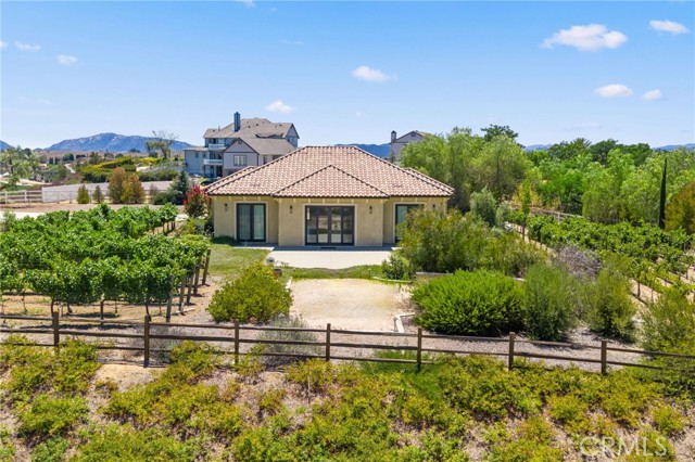 39547 Calle Cabernet, Temecula CA: https://media.crmls.org/medias/84c87de7-c97f-4b02-a122-3c85dbd20609.jpg