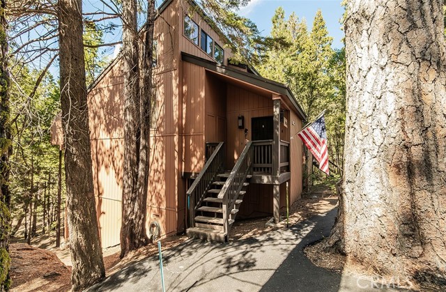 Detail Gallery Image 13 of 28 For 40744 Oakwoods, Shaver Lake,  CA 93664 - 2 Beds | 2 Baths