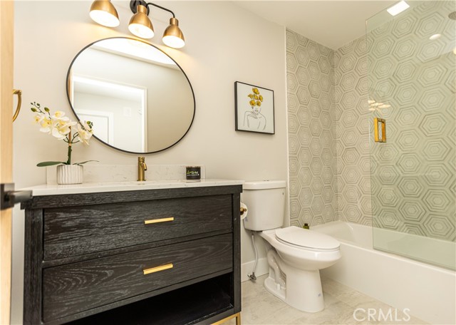 Detail Gallery Image 7 of 14 For 319 Heliotrope Ave #1/2,  Corona Del Mar,  CA 92625 - 2 Beds | 2 Baths