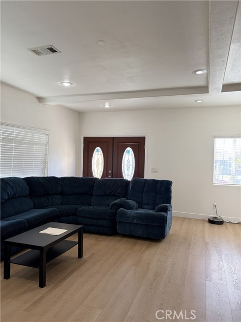 Detail Gallery Image 9 of 49 For 4941 W 130th, Hawthorne,  CA 90250 - 4 Beds | 4 Baths