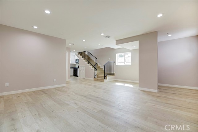 Detail Gallery Image 4 of 25 For 15557 Wyandotte St, Van Nuys,  CA 91406 - 3 Beds | 2 Baths