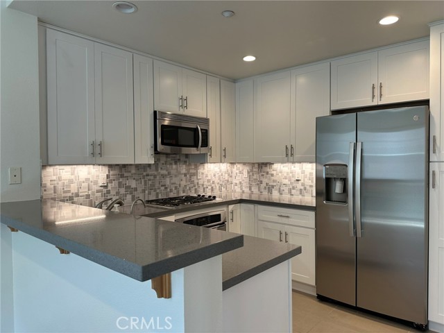 Detail Gallery Image 4 of 18 For 216 Coral Rose, Irvine,  CA 92603 - 2 Beds | 2/1 Baths