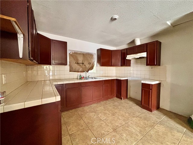 32900 Dune Road., Newberry Springs CA: https://media.crmls.org/medias/84ca44ab-2f9d-4283-8ff1-01334b3b88a1.jpg