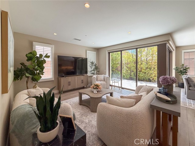 142 Dolci, Irvine CA: https://media.crmls.org/medias/84cab7b0-b1d1-437a-ae60-8492cb7e4257.jpg