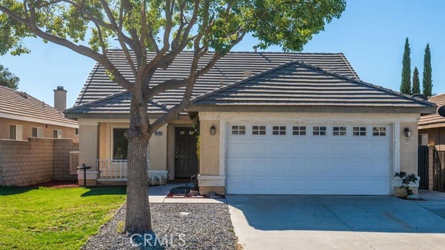 14743 Foxfield Ln, Fontana, CA 92336