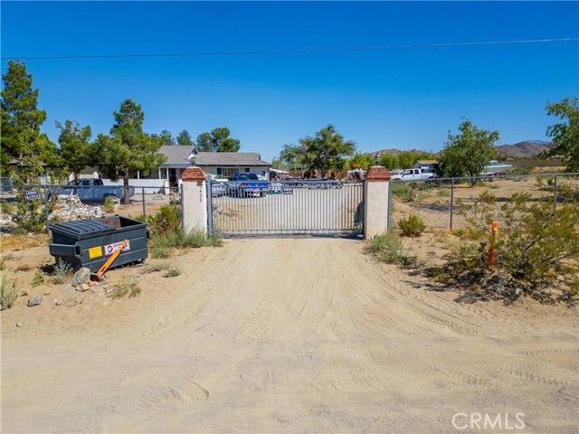 Detail Gallery Image 13 of 14 For 9425 Banta Rd, Lucerne Valley,  CA 92356 - 4 Beds | 2 Baths