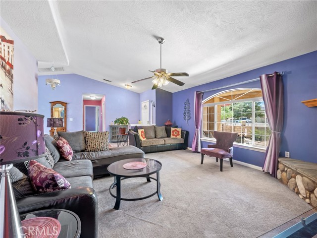Detail Gallery Image 10 of 40 For 18476 Cherry St, Hesperia,  CA 92345 - 4 Beds | 2 Baths