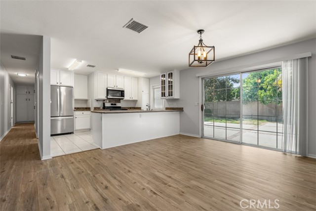 15251 Nottingham Lane, Huntington Beach CA: https://media.crmls.org/medias/84cce4ea-77e4-4fd5-8a39-e6e524a24b18.jpg