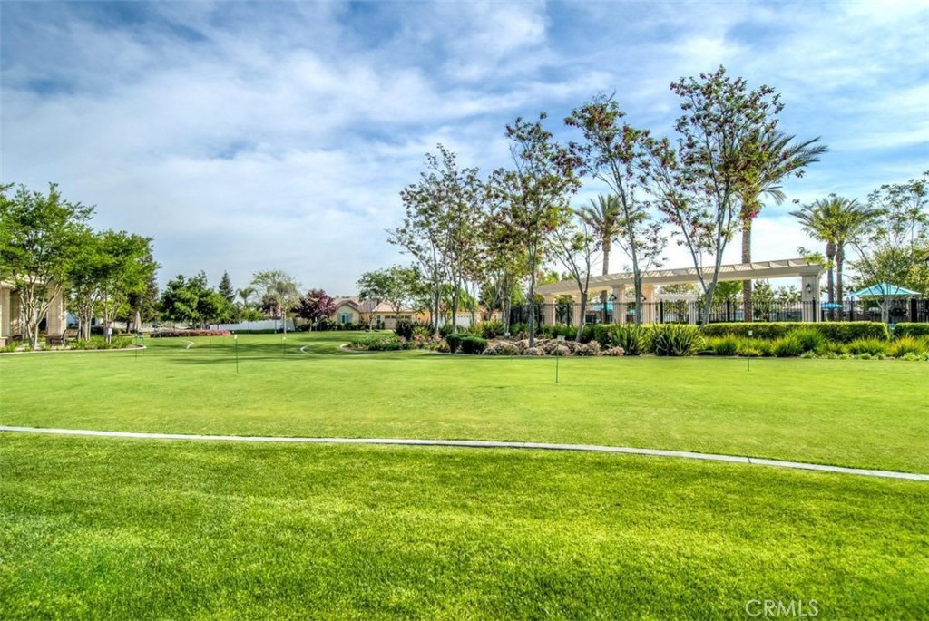 https://media.crmls.org/medias/84cce89d-443f-49d9-86a3-ee2d24ab25e6.jpg?preset=X-Large
