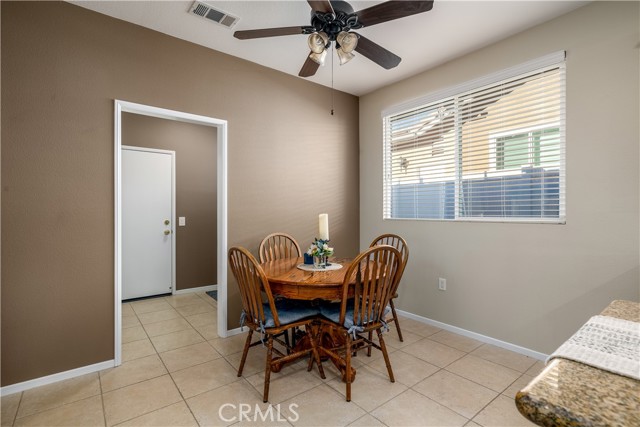 Detail Gallery Image 16 of 55 For 39358 Silver Oak Cir, Murrieta,  CA 92563 - 3 Beds | 2 Baths