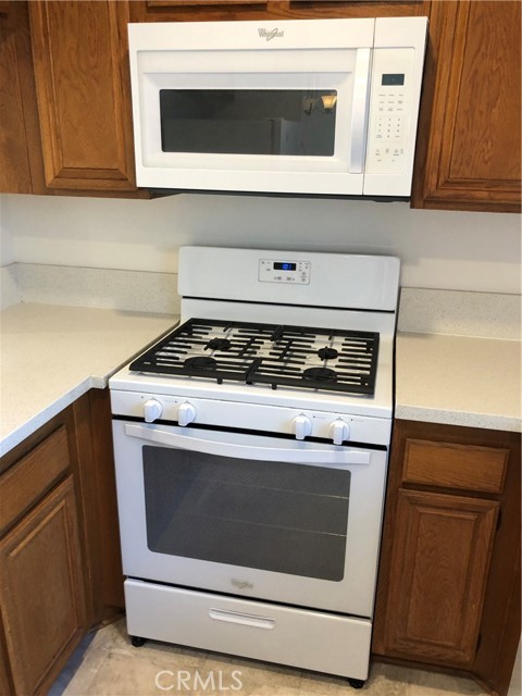 Detail Gallery Image 6 of 15 For 2931 Plaza Del Amo #26,  Torrance,  CA 90503 - 2 Beds | 2/1 Baths