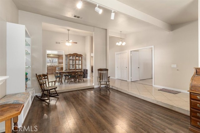 Detail Gallery Image 5 of 55 For 1193 W 13th St, Upland,  CA 91786 - 4 Beds | 2 Baths