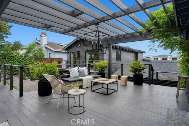 1012 10th Street, Manhattan Beach CA: https://media.crmls.org/medias/84cfcd10-db9d-4f02-8b07-bf34c3d3304d.jpg