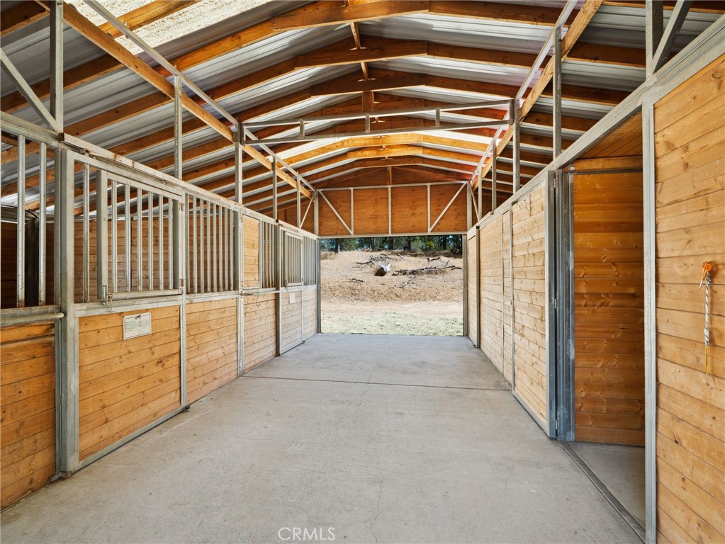 https://media.crmls.org/medias/84cfdd4f-f1da-4176-8a1a-1a25629723b5.jpg?preset=X-Large