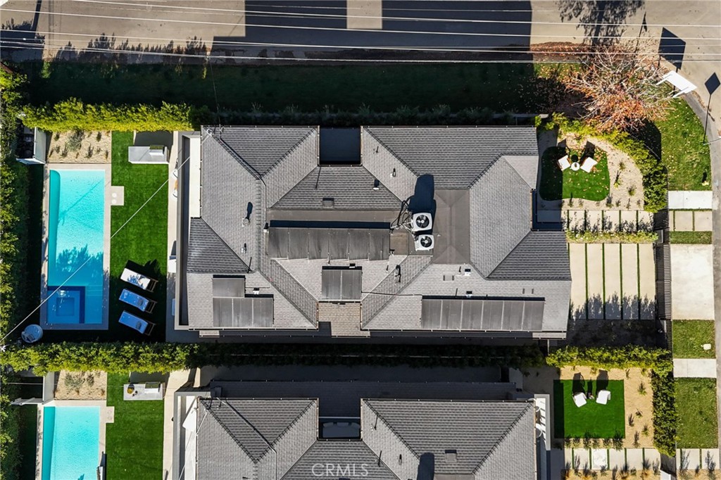 https://media.crmls.org/medias/84cfeee7-eb93-48d7-b637-7035885f0932.jpg?preset=X-Large