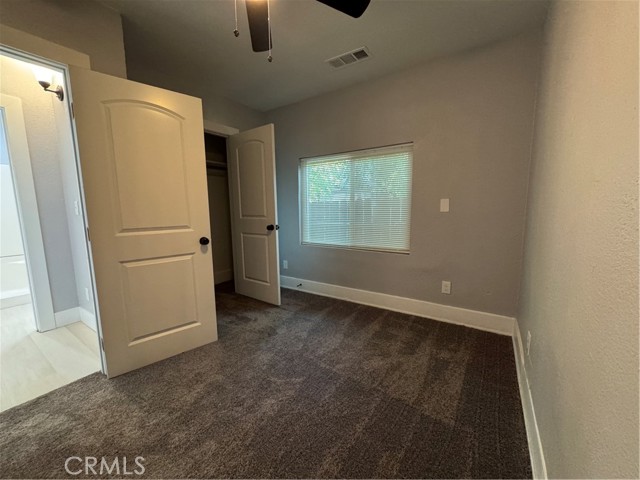 Detail Gallery Image 7 of 18 For 3417 E Grant Ave, Fresno,  CA 93702 - 3 Beds | 1 Baths