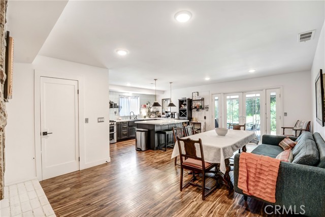 Detail Gallery Image 10 of 24 For 458 Termino, Corona,  CA 92879 - 4 Beds | 2 Baths