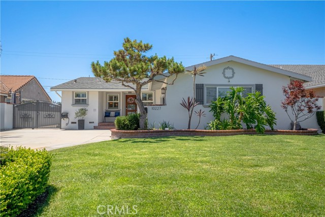 Detail Gallery Image 1 of 54 For 10227 Rives Ave, Downey,  CA 90241 - 4 Beds | 3 Baths