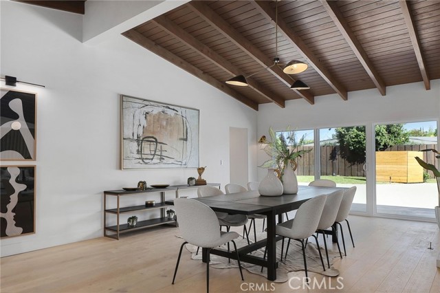23616 Mariano Street, Woodland Hills CA: https://media.crmls.org/medias/84d1b92b-9fc1-41b4-a53e-bf355f1b85c5.jpg