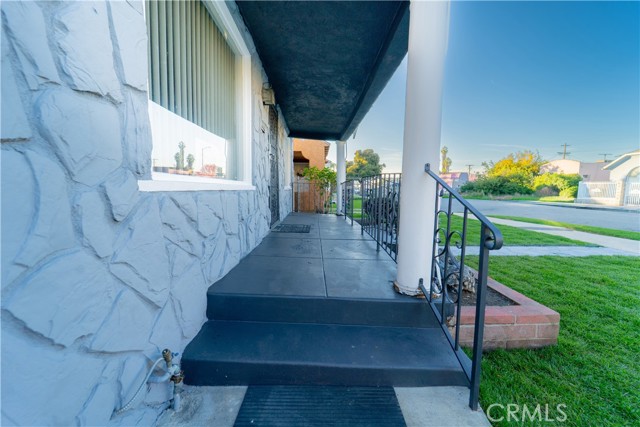 Detail Gallery Image 30 of 39 For 1706 W 65th Pl, Los Angeles,  CA 90047 - 3 Beds | 1 Baths