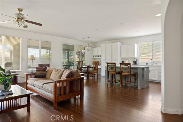 1467 Hunter Moon Way, Beaumont CA: https://media.crmls.org/medias/84d27d5d-de95-4c78-9952-6a3bdfc30454.jpg