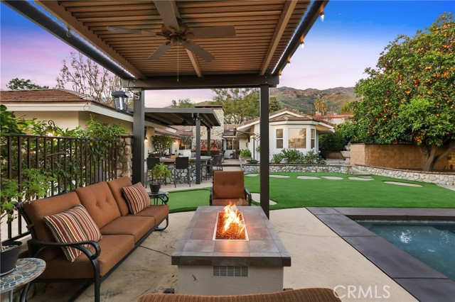 Detail Gallery Image 24 of 39 For 1098 W 25th Street, Upland,  CA 91784 - 4 Beds | 3 Baths