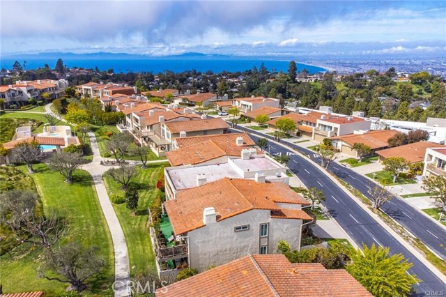 21 Hilltop Circle, Rancho Palos Verdes CA: https://media.crmls.org/medias/84d450ba-6574-4914-8246-c633642ee2ec.jpg