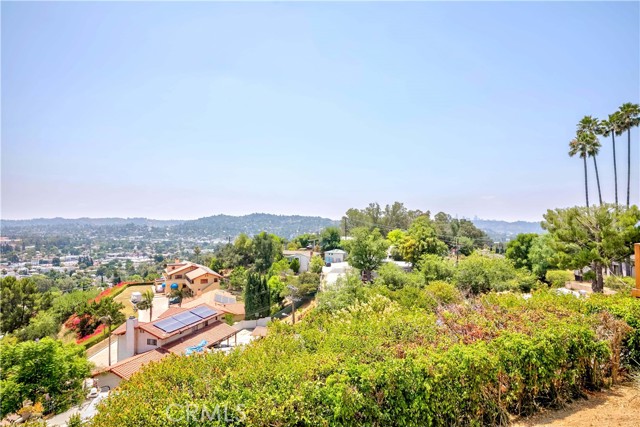 2522 Kerwin Place, Los Angeles CA: https://media.crmls.org/medias/84d506cc-50a7-46d8-b1ff-f4a0f18908e9.jpg