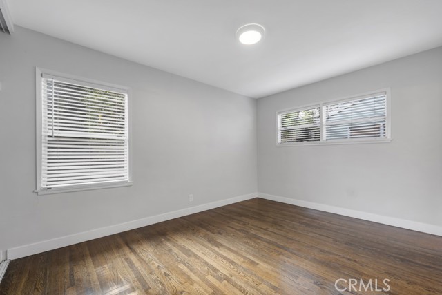 Detail Gallery Image 13 of 27 For 18350 Lorne St, Reseda,  CA 91335 - 3 Beds | 2 Baths