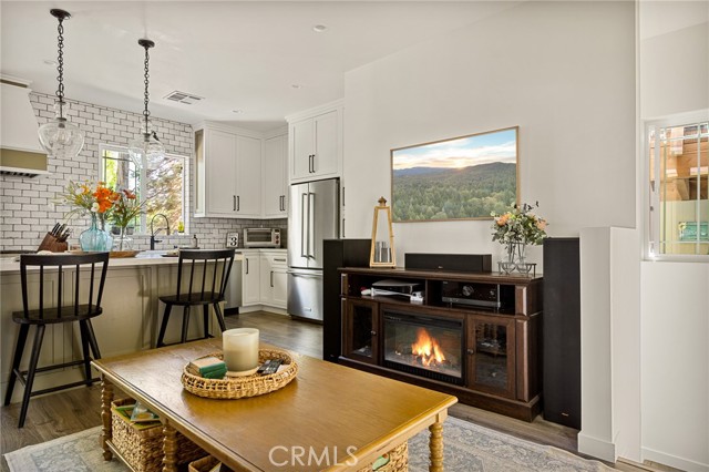 243 Manzanita Drive, Lake Arrowhead CA: https://media.crmls.org/medias/84d73cbc-fb0c-4ba8-9ae4-ab8672955d1f.jpg