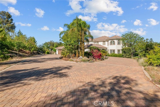 21100 Paseo Montana, Murrieta CA: https://media.crmls.org/medias/84d7da43-e6be-4807-beb0-c40f8392c3c7.jpg