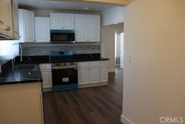 Detail Gallery Image 37 of 75 For 1917 W 74th, Los Angeles,  CA 90047 - 4 Beds | 3 Baths