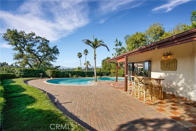 Detail Gallery Image 2 of 15 For 3701 Royal Meadow, Sherman Oaks,  CA 91403 - 4 Beds | 3 Baths